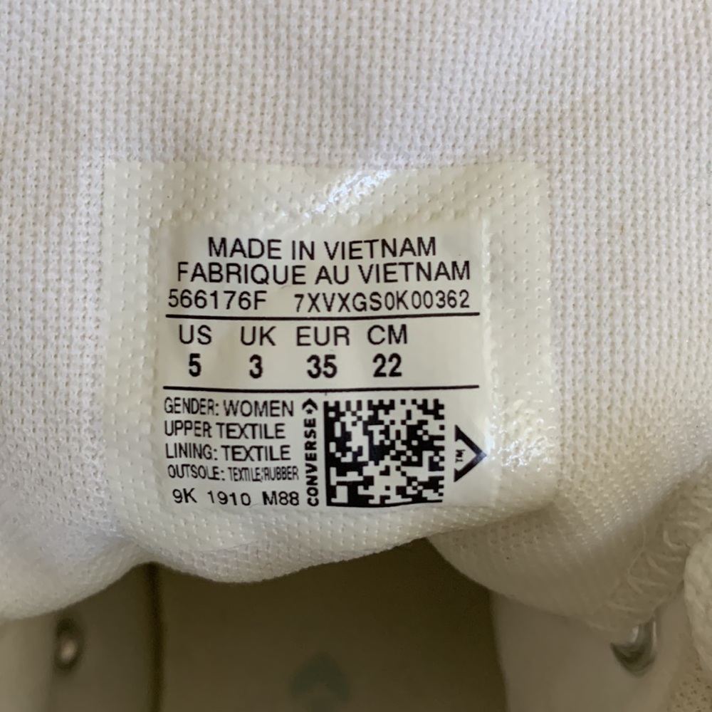 Converse - Picture 4 of 4